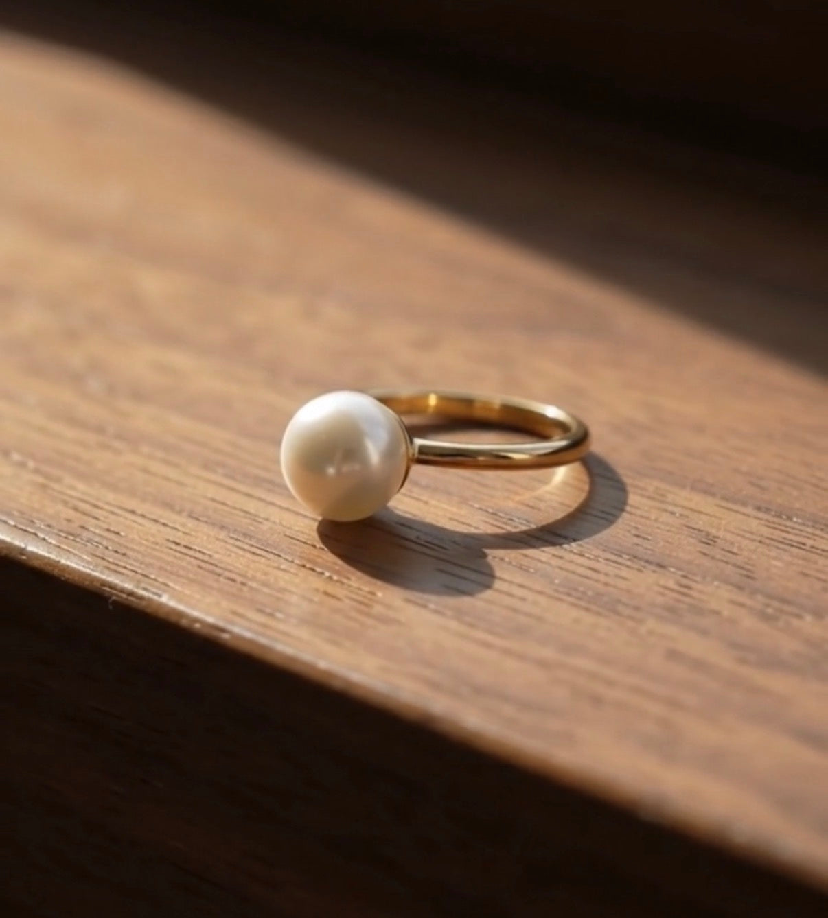 シェルパール リング｜ステンレス ゴールド・シルバー 8mm / 10mm 金属アレルギーが起きにくい